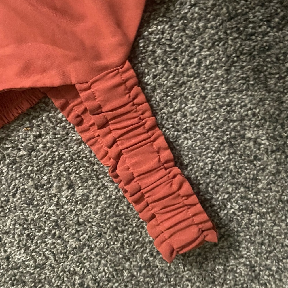 NWOT Sadie and Sage coral Make It Up Cut Out sleeveless Jumpsuit with pockets M - Picture 2 of 16